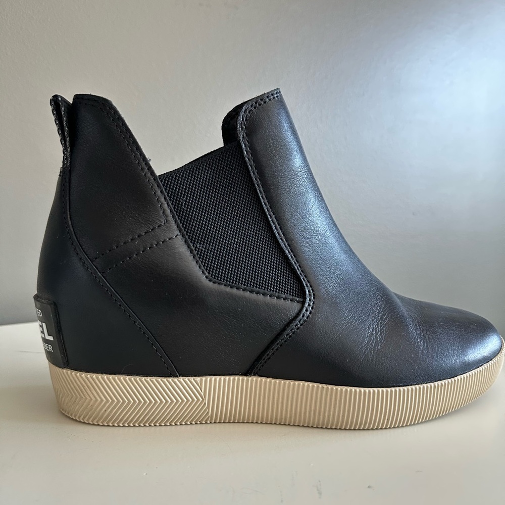 Sorel Waterproof Out n About Black Boots with Cream Sole